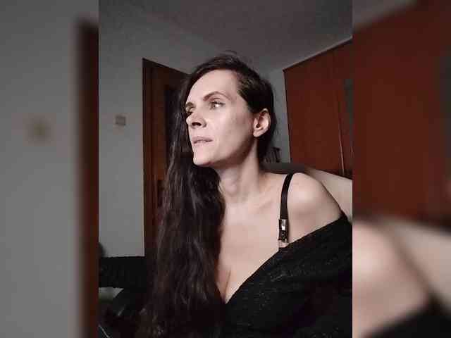 SexQueen11 webcam