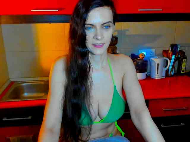 SexQueen11 webcam