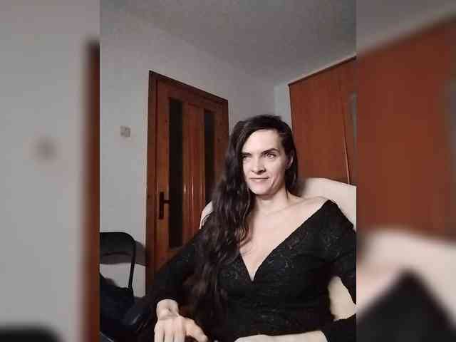 SexQueen11 webcam