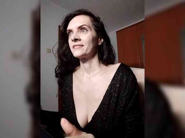 SexQueen11 webcam