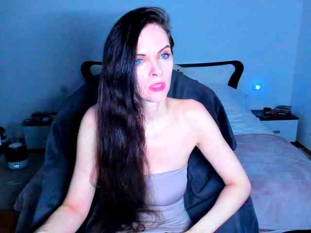 SexQueen11 webcam