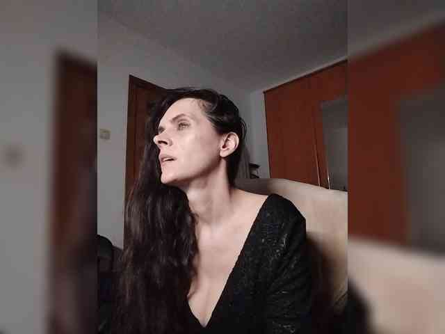 SexQueen11 webcam