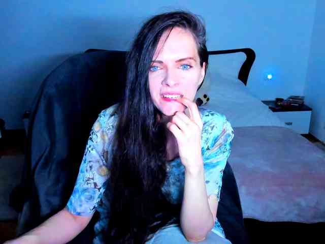 SexQueen11 webcam