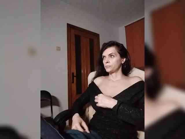 SexQueen11 webcam