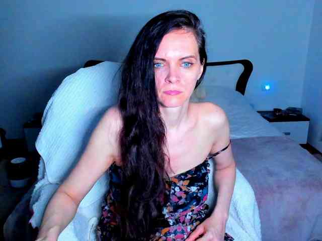 SexQueen11 webcam