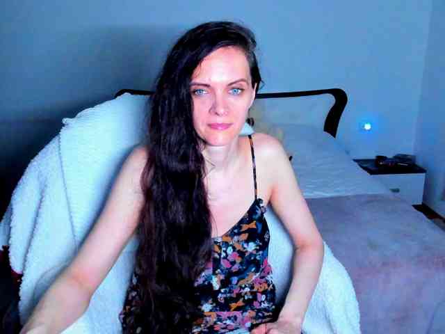 SexQueen11 webcam