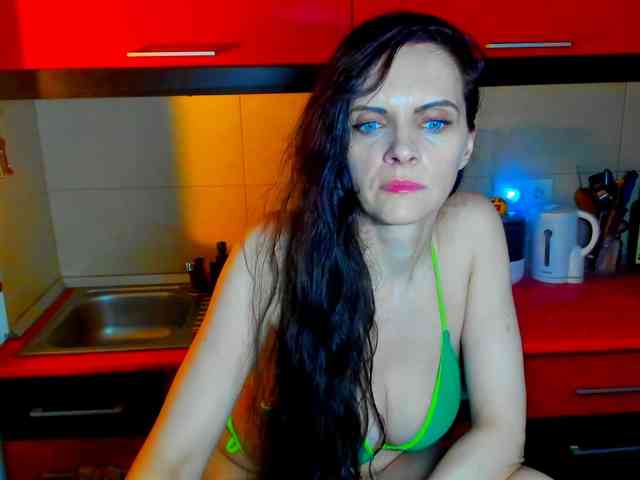 SexQueen11 webcam