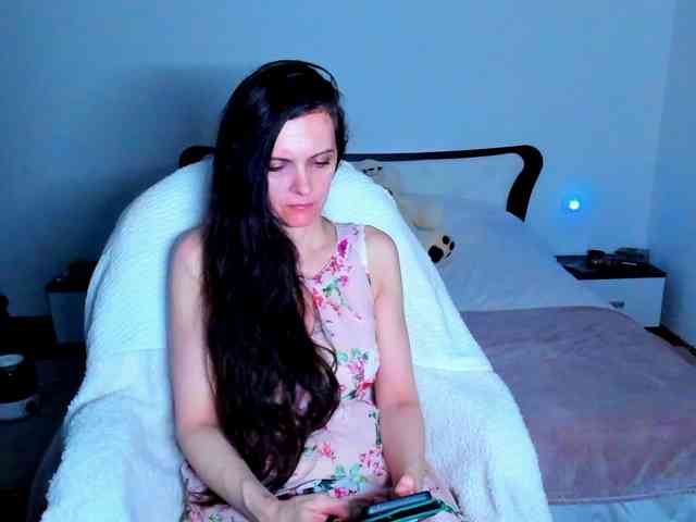 SexQueen11 webcam