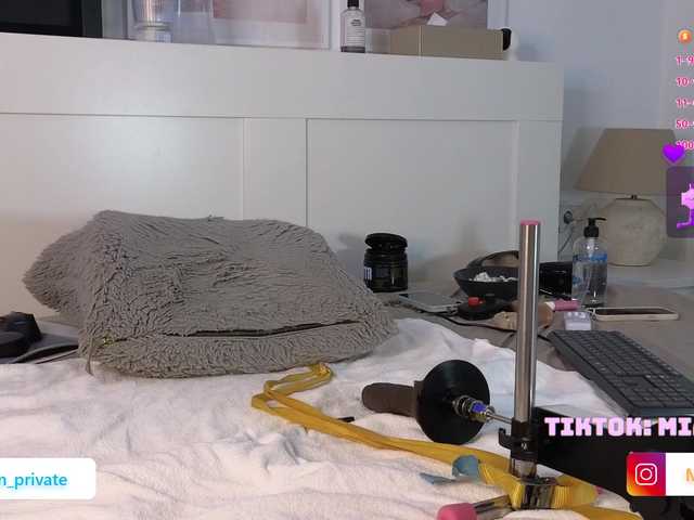 Emmababe live webcam show