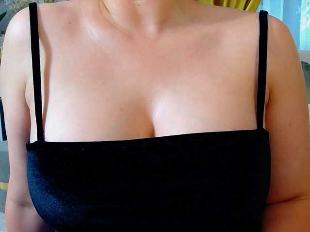 Malvvina live cam on BongaCams