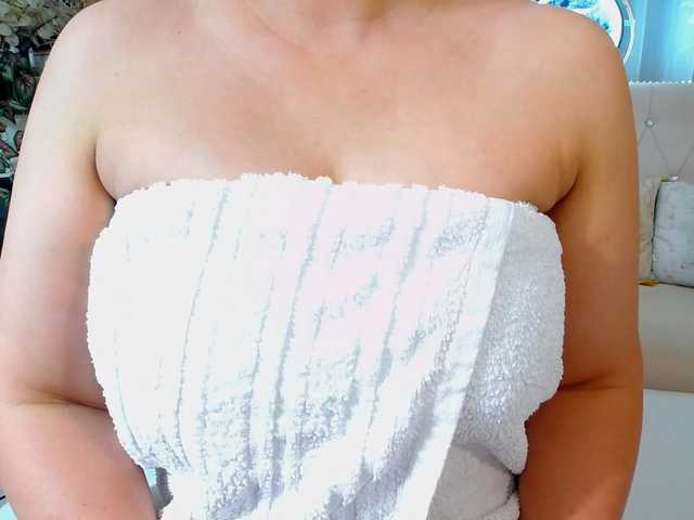 Malvvina live cam on BongaCams