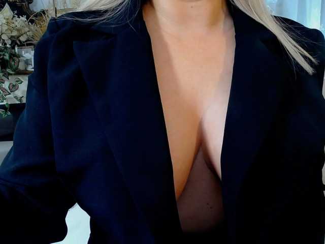 Malvvina live cam on BongaCams