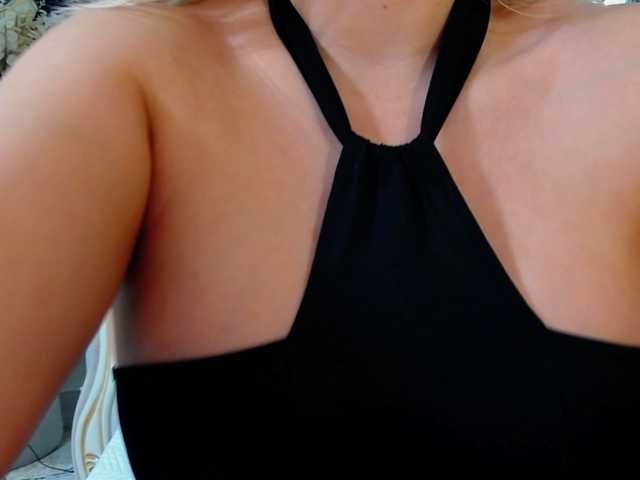 Malvvina live cam on BongaCams