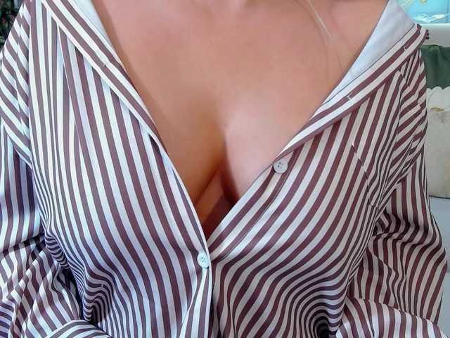Malvvina live cam on BongaCams