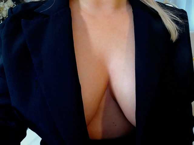 Malvvina live cam on BongaCams
