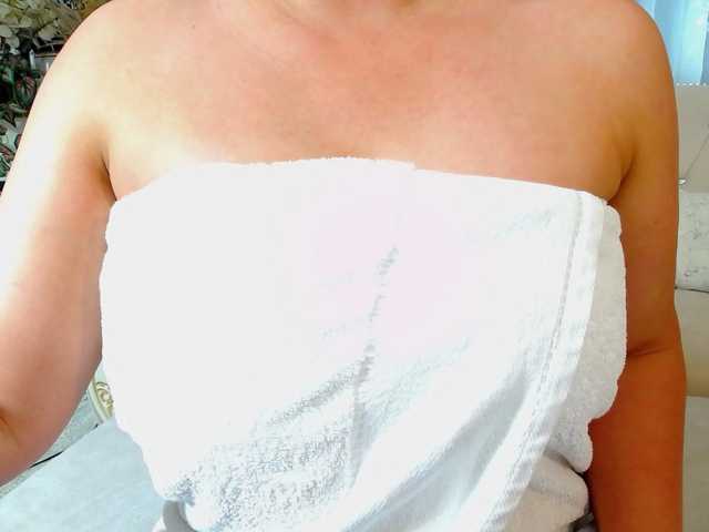 Malvvina live webcam show
