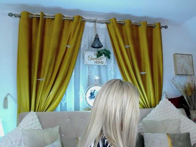 Malvvina's BongaCams show and profile