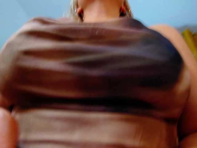 Malvvina live cam on BongaCams