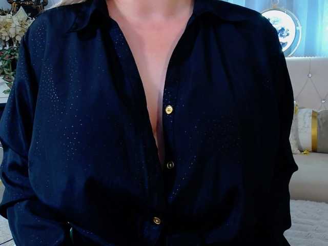 Malvvina live cam on BongaCams