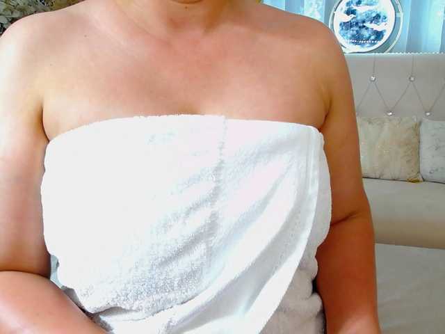 Malvvina live webcam show