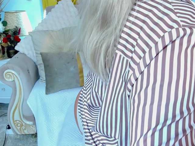 Malvvina live cam on BongaCams