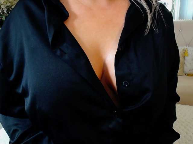 Malvvina live cam on BongaCams