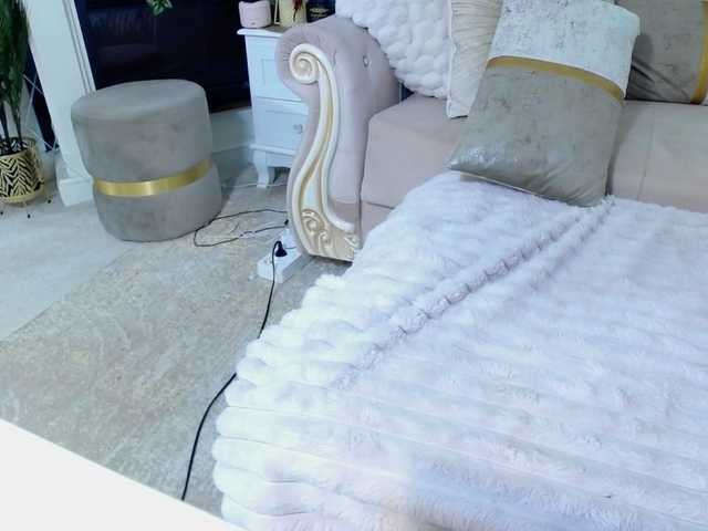 Malvvina's BongaCams show and profile