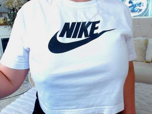 Malvvina live cam on BongaCams