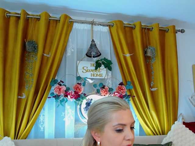 Malvvina live cam on BongaCams