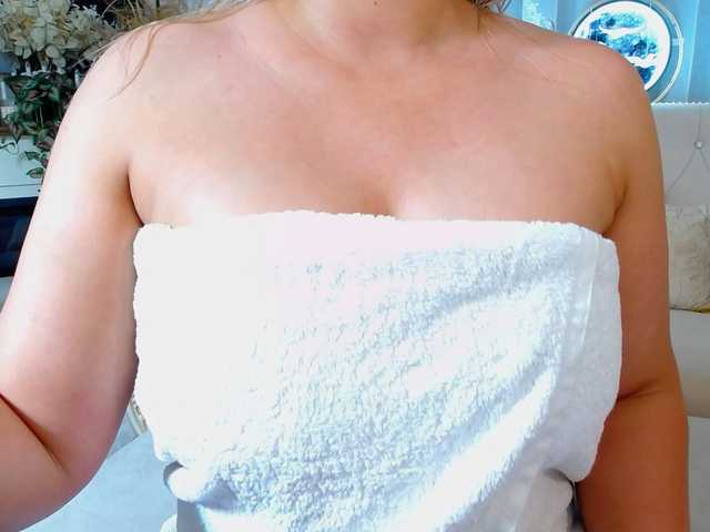 Malvvina live webcam show