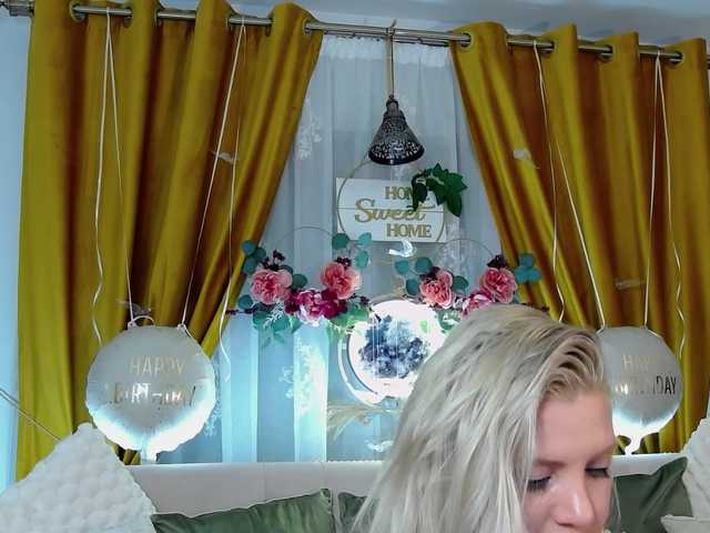 Malvvina live cam on BongaCams