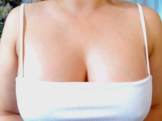 Malvvina live cam on BongaCams