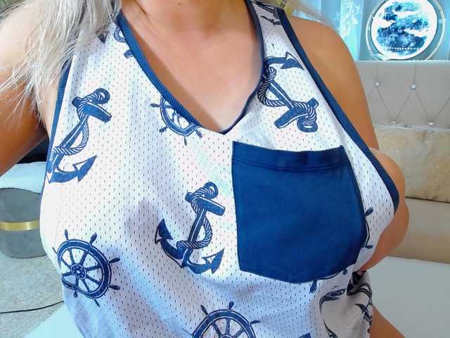 Malvvina live cam on BongaCams