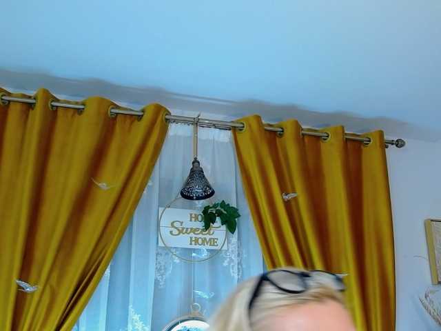 Malvvina live cam on BongaCams