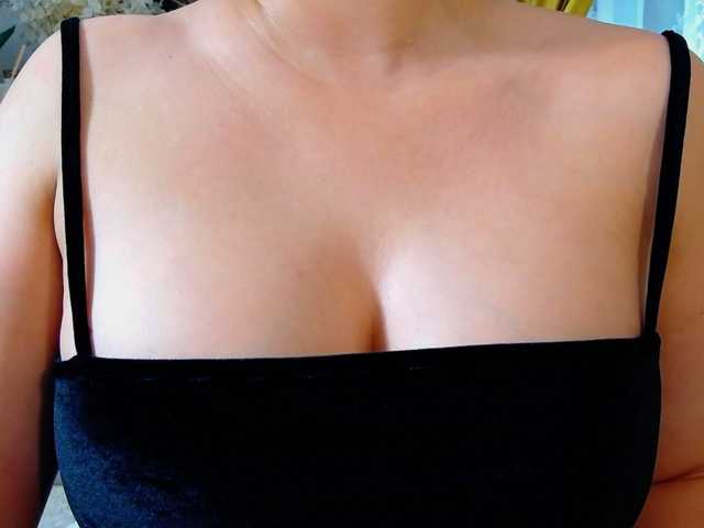 Malvvina live cam on BongaCams