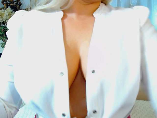 Malvvina live cam on BongaCams