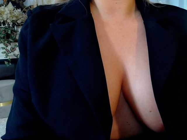 Malvvina live cam on BongaCams