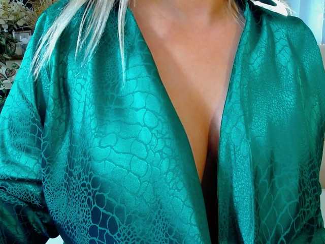 Malvvina live cam on BongaCams