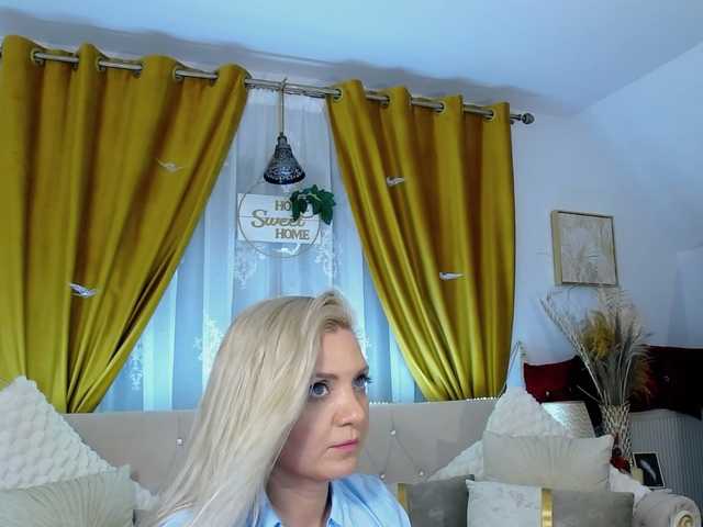Malvvina live cam on BongaCams