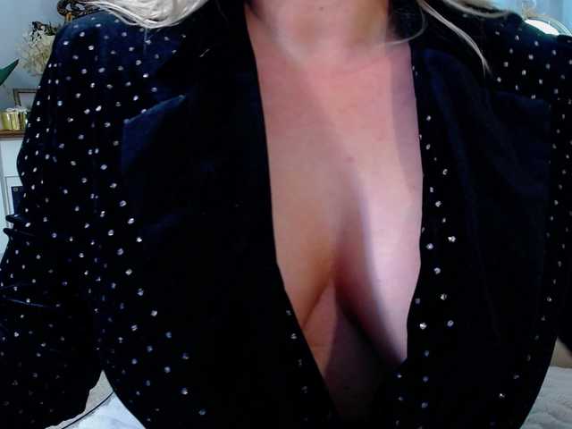 Malvvina live cam on BongaCams