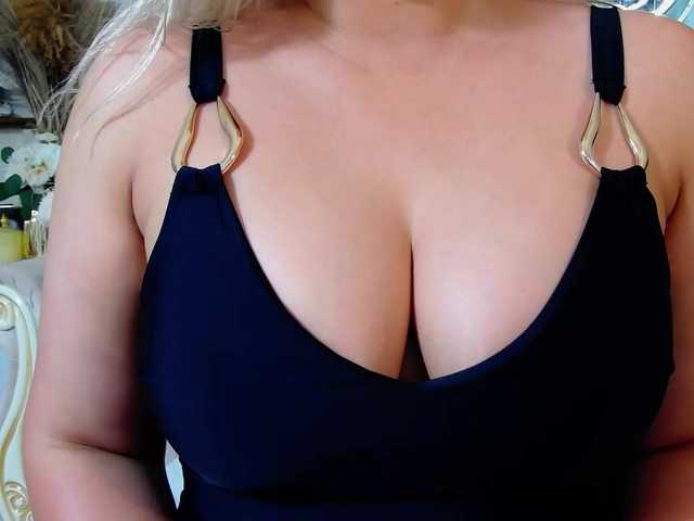 Malvvina live cam on BongaCams