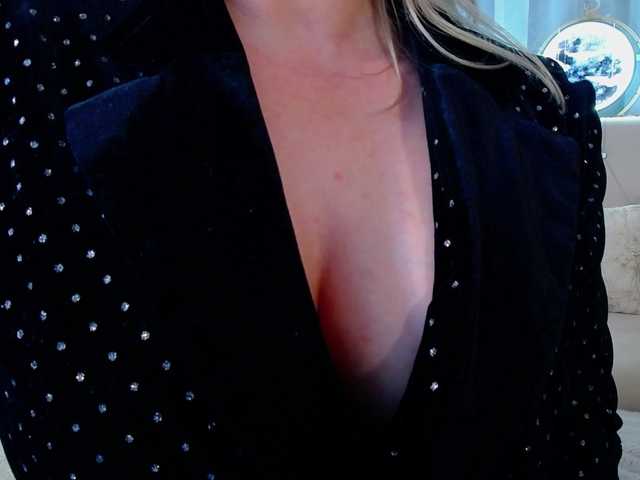 Malvvina live cam on BongaCams