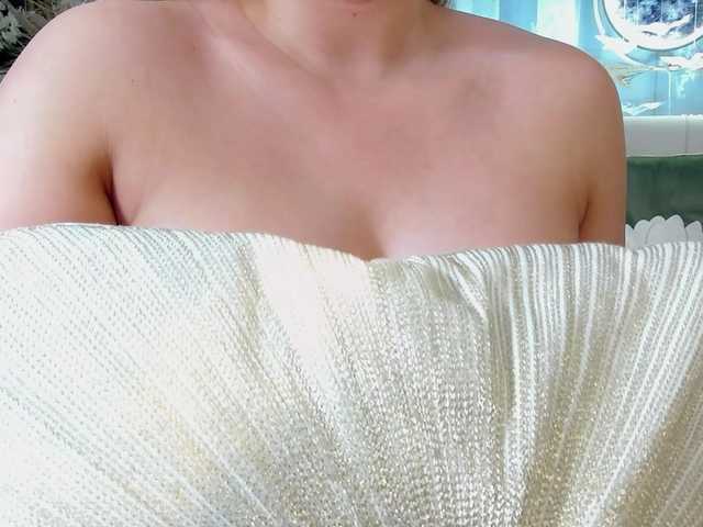 Malvvina live cam on BongaCams