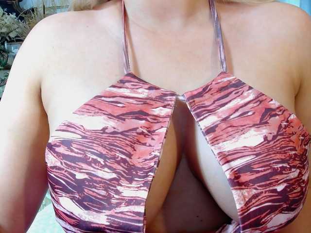 Malvvina live cam on UnifiedCams
