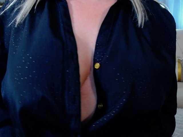 Malvvina live cam on BongaCams