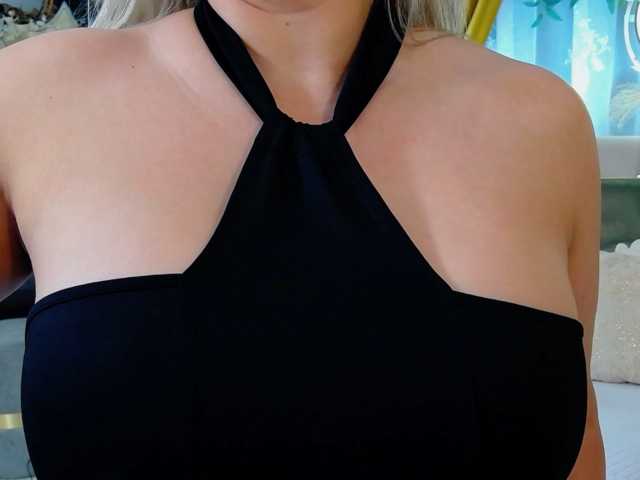 Malvvina live cam on BongaCams
