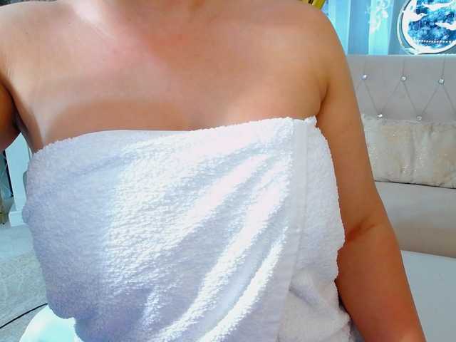 Malvvina live cam on BongaCams