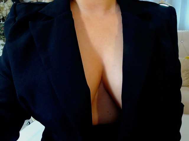 Malvvina live cam on BongaCams