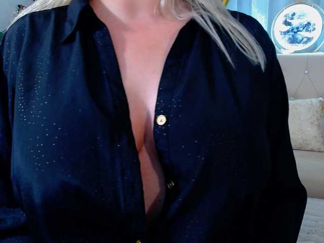Malvvina live cam on BongaCams