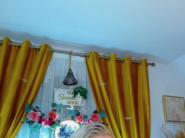 Malvvina live cam on BongaCams